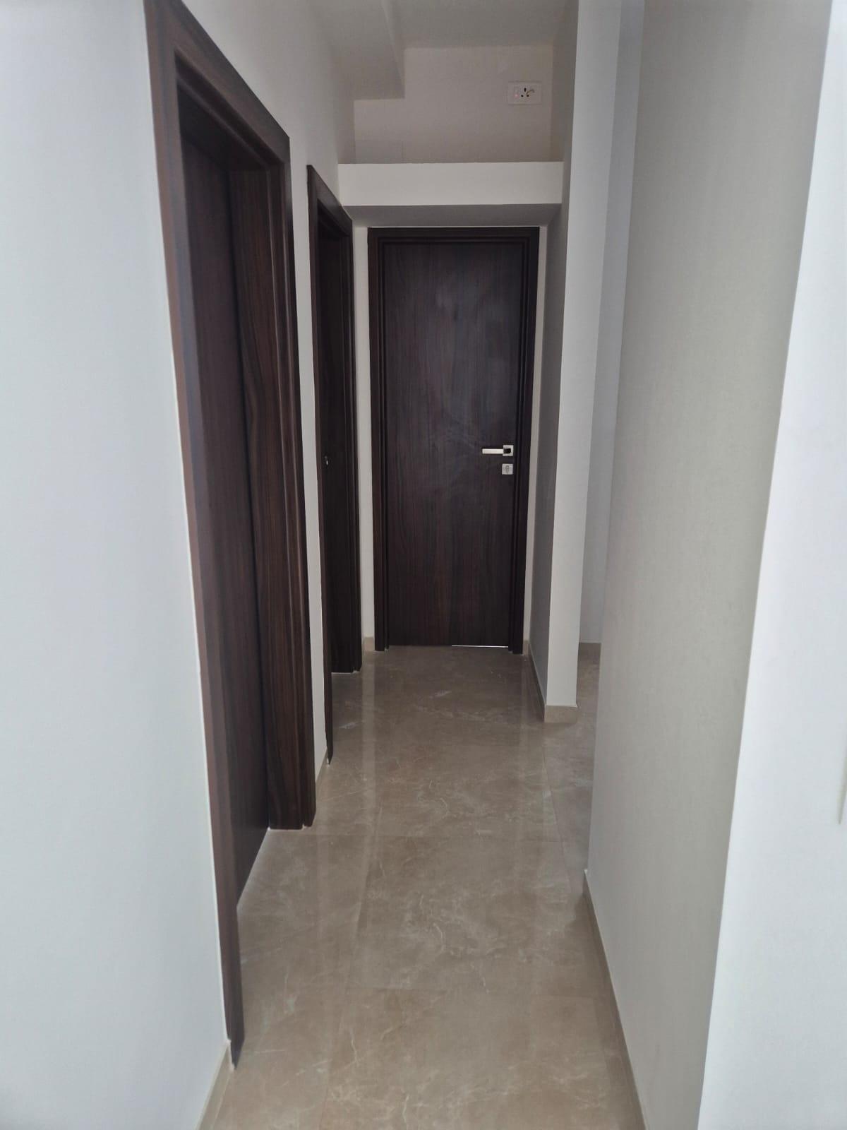 Apartment for Rent 2 bhk semi furnished - Image 1