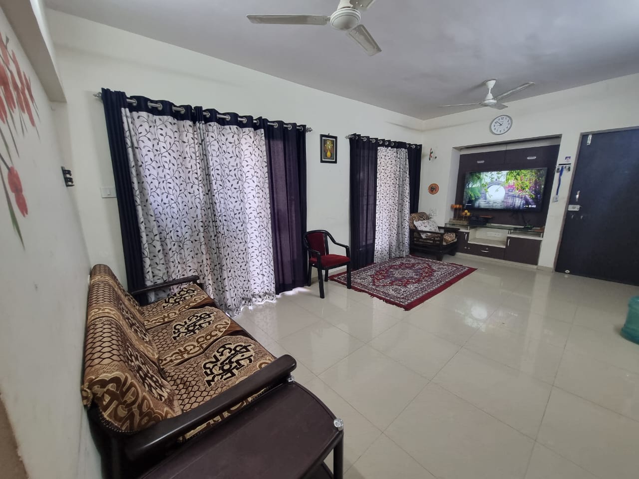 🏡 2 BHK SPACIOUS CORNER FLAT FOR SALE! 🏡 - Image 1