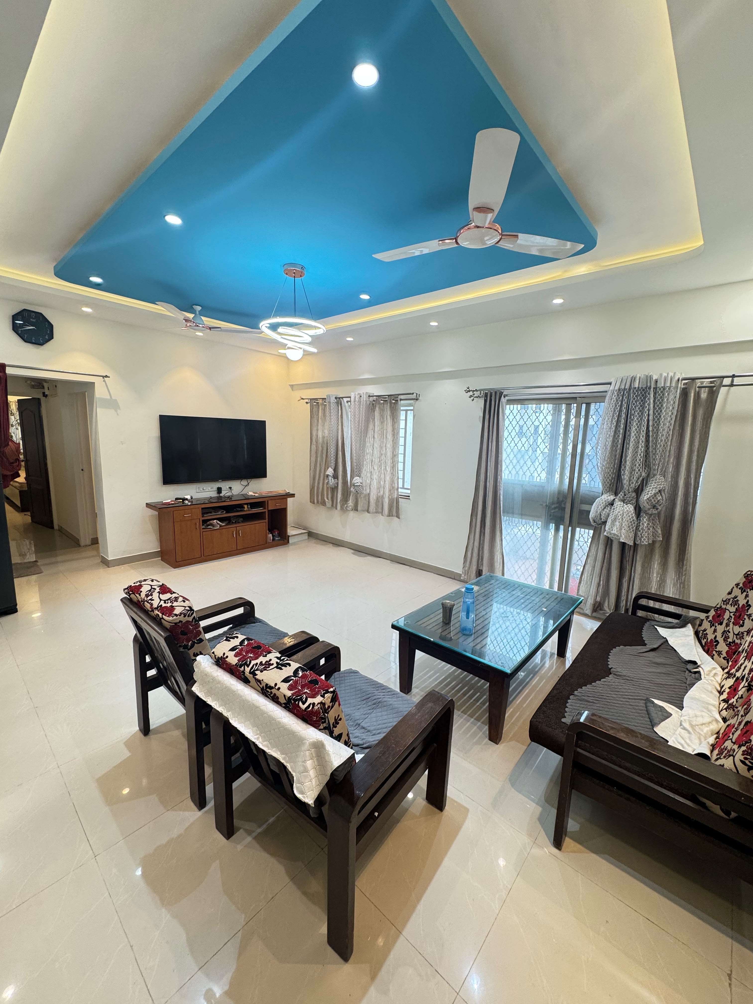 🏡 FULLY FURNISHED 2 BHK FOR RENT – KUMAR PRIMROSE 🏡 - Image 1